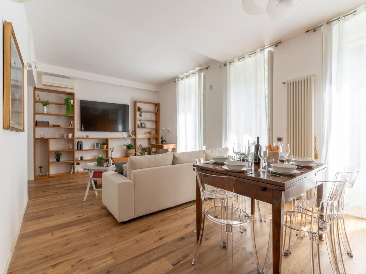 The Best Rent - Spacious Apartment Near Colonne S Lorenzo Милан Экстерьер фото